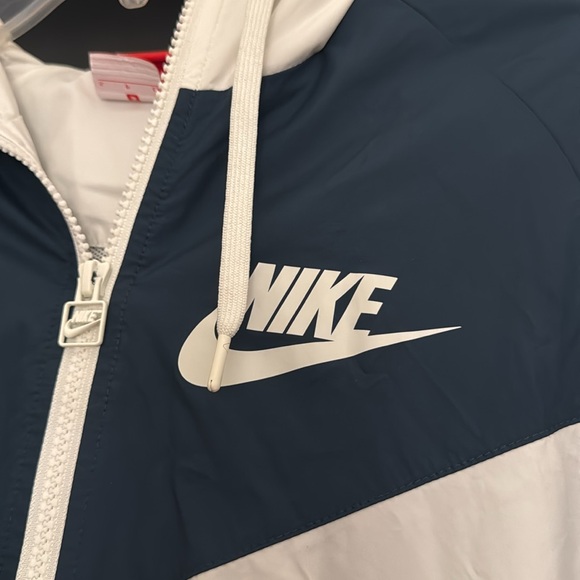 Nike Windrunner Jacket - Picture 2 of 4